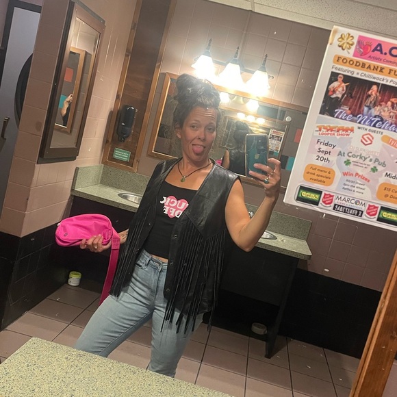 Meet your Posher, Amanda - Picture 5 of 9